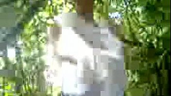 Молодая мулатка дрюкается с белым пацаном
